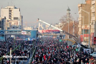 طنین«مرگ بر آمریکا»درتهران/فریاد«نه سازش،نه تسلیم نبرد با آمریکا»