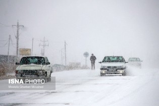 جاده‌های ۸ استان برفی است