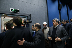بازدید  پیروز حناچی شهردار تهران از سالن‌های جدید پردیس ملت