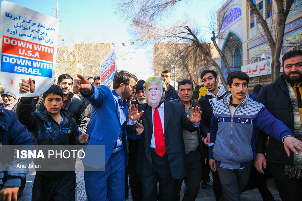 راهپیمایی ۲۲ بهمن در میدان نقش جهان اصفهان