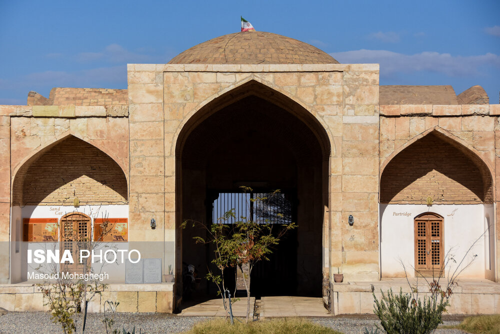 این کاروانسرا امروزه میزبان شمار زیادی از کویرنوردان و گردشگران جاذبه های کویری است.