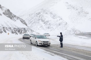 بارش برف و باران در محورهای ۱۴ استان