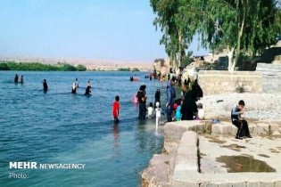 مردم از نزدیک شدن به ساحل رودخانه دز خودداری کنند