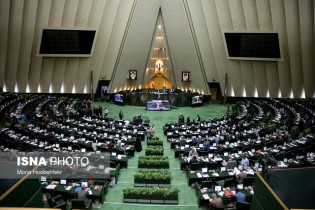 تعطیلی مجلس به حفاظت بهداشتی از نمایندگان تقلیل نیابد