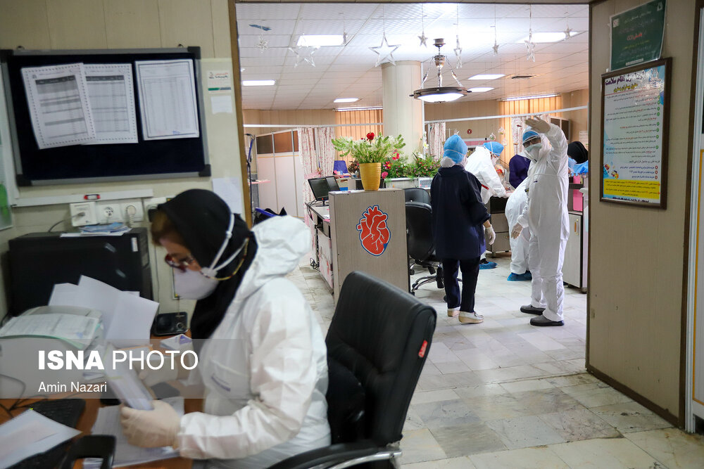 لحظه تحویل سال در بیمارستان رازی اهواز، خط مقدم کرونا در خوزستان