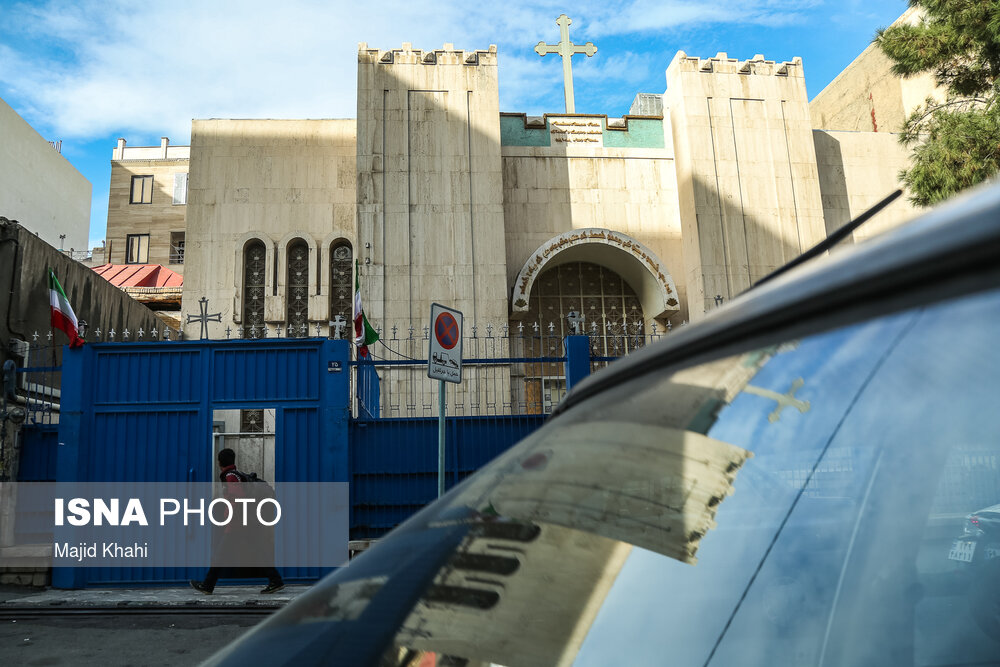 کلیسای مارگیورگیز(کلیای آشوری) در سال ۱۹۶۱ میلادی (۱۳۴۰ خورشیدی) بنا شد. محراب این کلیسا در قسمت شرق و ورودی آن در سمت جنوبی بنا قرار دارد. نمای ظاهری این کلیسا الهام گرفته شده از دروازه شهر باستانی بابل است. این کلیسا متعلق به آشوریان نستوری است،
و در خیابان آقابالازاده قرار دارد.