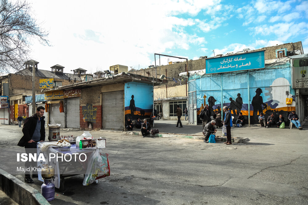 سامانه کارگران فصلی وساختمانی این محله در خیابان قزوین قرار دارد.
این مرکز خدماتی نظیر ساماندهی و فراهم آوردن زمینه اشتغال کارگران ساختمانی و فصلی و ارائه خدمات اقتصادی، اجتماعی، را بر عهده دارد.