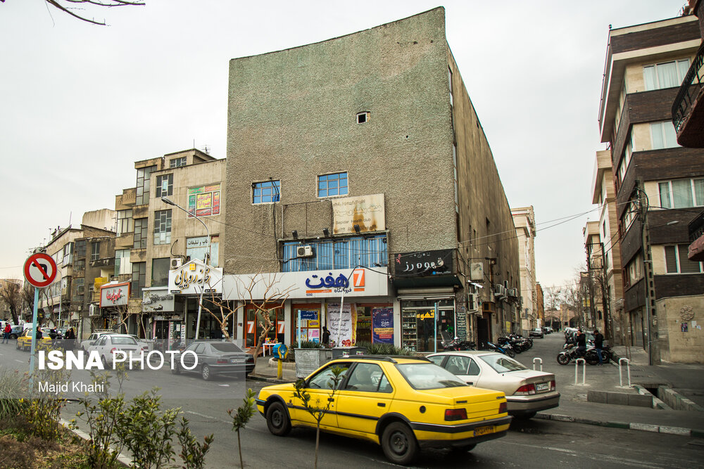 سینما ناتالی که در حال حاضر تعطیل شده است .و سالهاست هیچ فعالیتی ندارد و واحدهای پایین آن به کاربری تجاری اختصاص یافته اند.