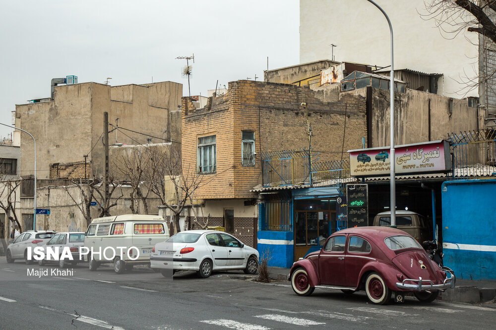 بخش عمده‌ای از کاربری این منطقه به صنایع و کارگاه‌های مخصوص بدلیل تراکم بالای جمعیت معمولا این محله شاهد ترافیک و عبور و مرور تهداد زیادی از وسایل نقلیه است.تعمیرات ماشین اختصاص دارد.