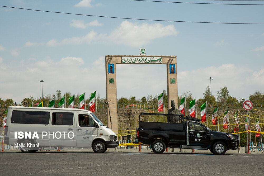 ورودی بوستان جوانمردان در روز طبیعت