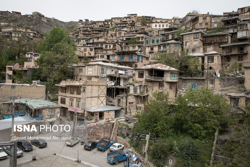 نمایی از روستای پلکانی کنگ