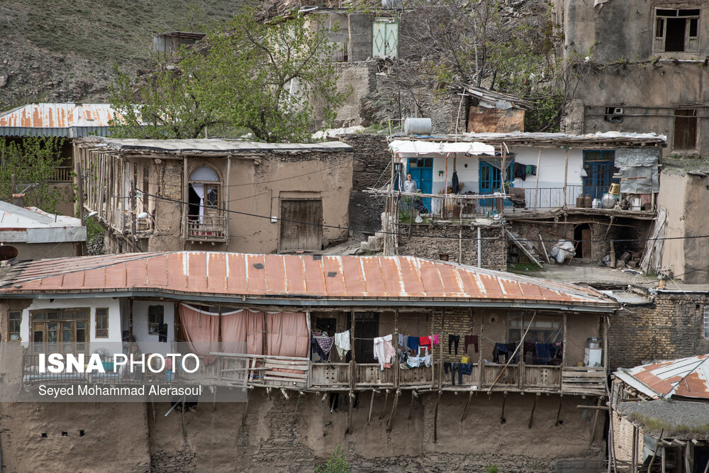 در حال حاضر و با توجه به شرایط نا مساعد روستای تاریخی کنگ تعداد کمی از مردم در آن سکونت دارند و بیشتر اهالی از منطقه مهاجرت کرده‌اند.