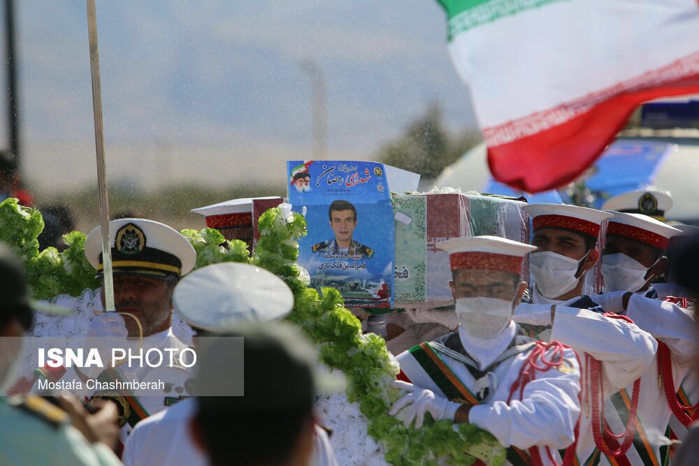 تشییع پیکر سرباز وظیفه شهید «فخرالدین فلکنازی» از شهدای ناوچه کنارک