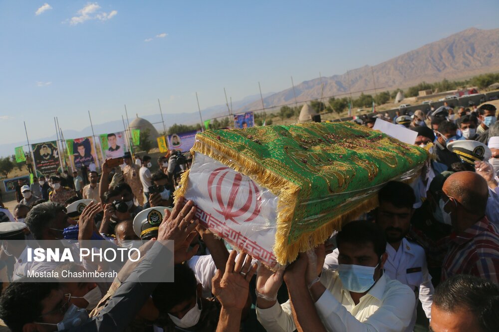 تشییع پیکر سرباز وظیفه شهید «فخرالدین فلکنازی» از شهدای ناوچه کنارک