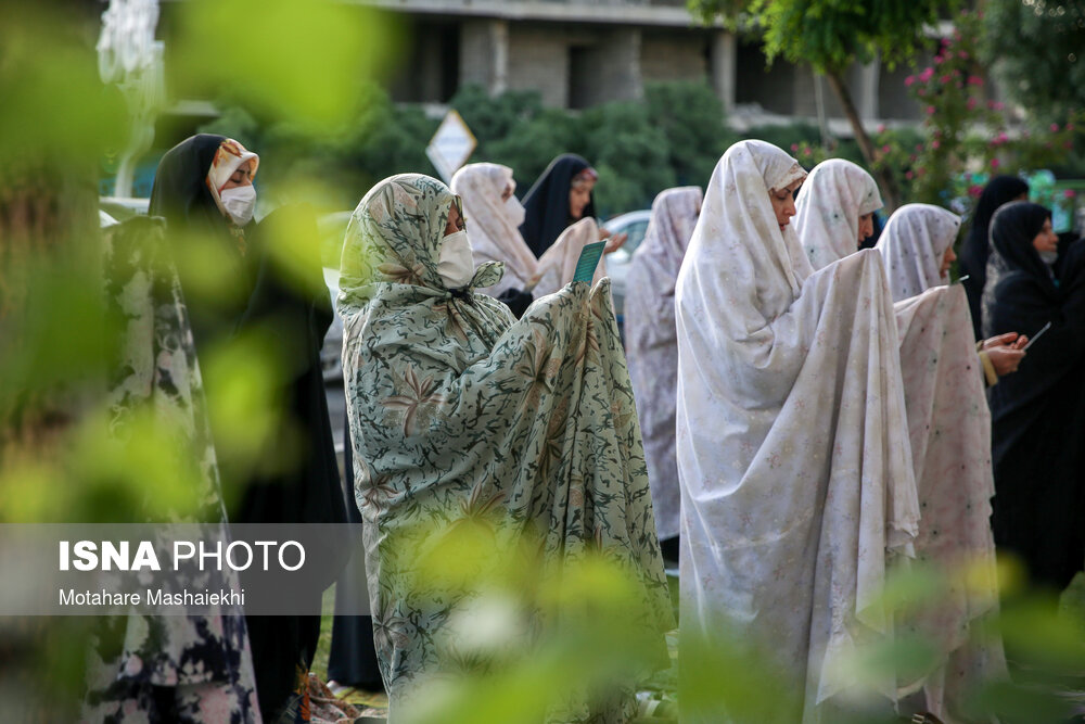 اقامه نماز عیدسعید فطر در مسجد الزهرا اراک