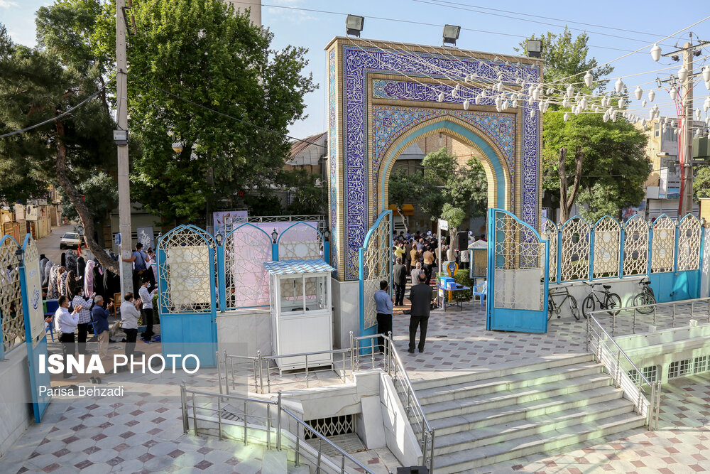 اقامه نماز عیدسعید فطر در مسجد حاج آقا صابر اراک