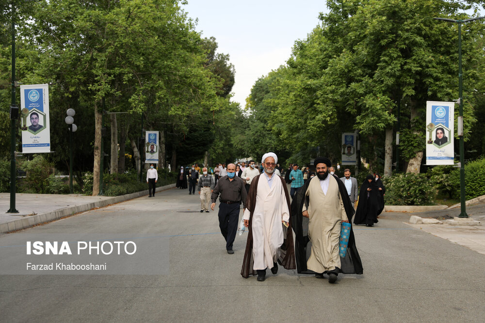 اقامه نماز عیدسعید فطر - دانشگاه تهران