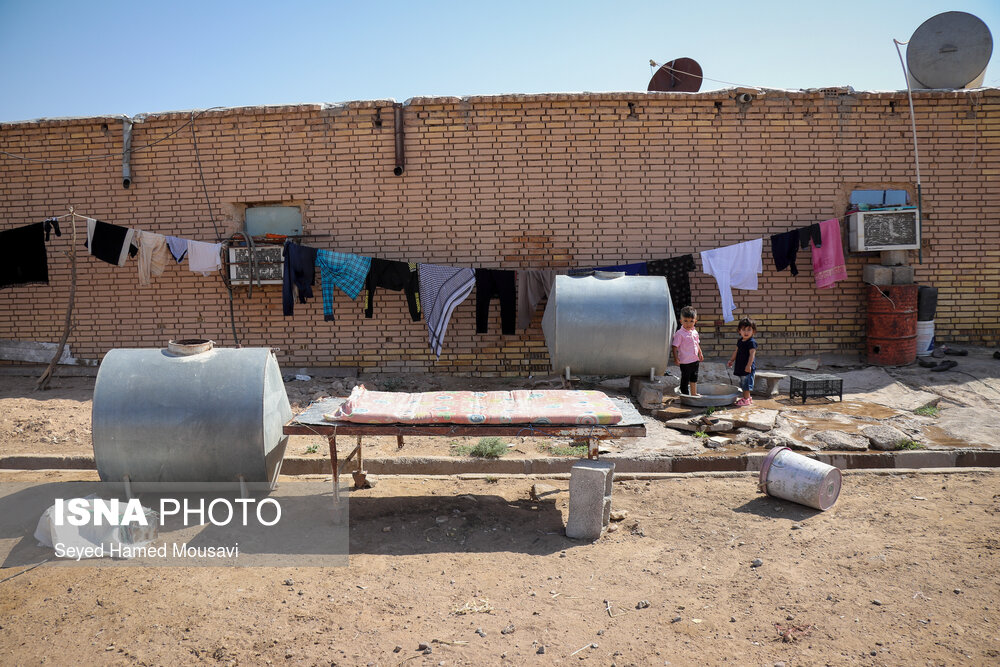 استفاده از آب کانال برای شرب و شستشو باعث بیماری بین کودکان  و سالمندان شده است.