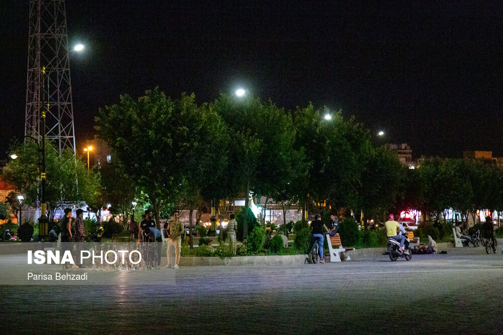 کارهایی مثل برگزاری مهمانی ها و رفتن به مرکز خرید و فرستادن بچه ها به مدرسه در گروه خطر قرار دارد و ورزش در باشگاه ورزشی، رفتن به شهربازی، سینما و مراسم مذهبی جزو کارهای پرخطر است.