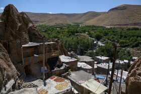 کندوان منطقه ای ییلاقی از رشته کوه های سهند است که معماری طبیعی وخاص آن موجب شهرت جهانی شده است.