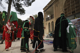 آیین تعزیه خوانی توسط گروه‌ چهارده معصوم محله سعدی - باغ دلگشا شیراز