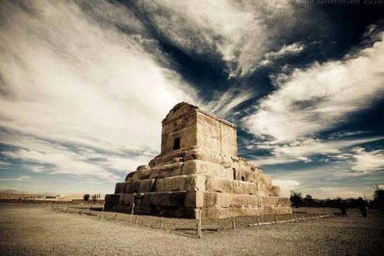 کوروش؛ یک اسطوره یا یک توهم ناسیونالیستی