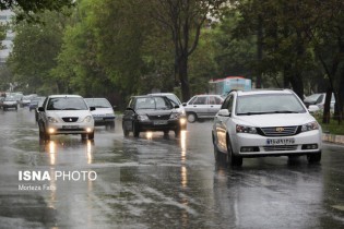 بارش باران و برف در محورهای هشت استان