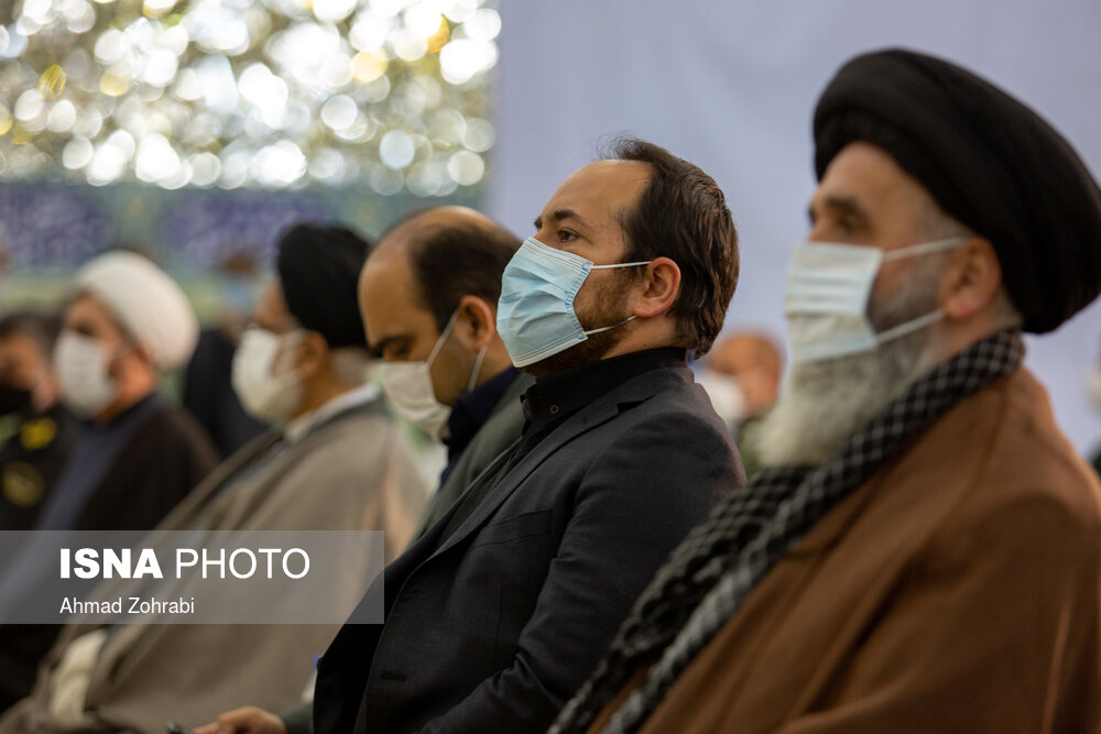 مهدی فخری زاده در مراسم چهلمین روز شهادت شهید فخری زاده در حرم حضرت معصومه(س)