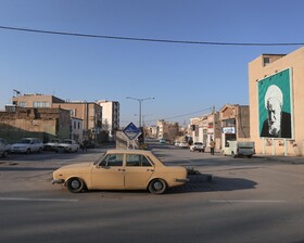 جولان نام محله‌ای است در همدان که در قدیم بافندگان در این آن خانه داشتند.