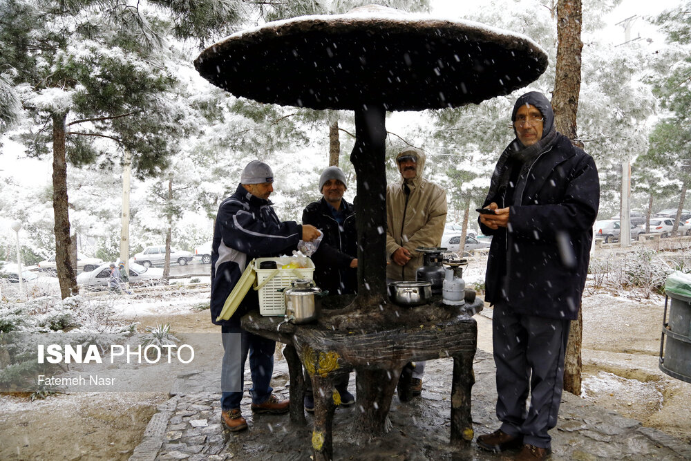 بارش اولین برف زمستانی در اصفهان