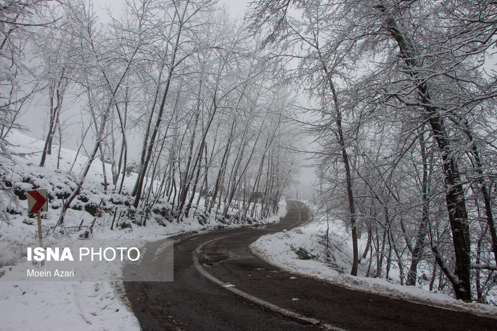 بارش برف در گیلان؛ روستای «تابستان نشین»