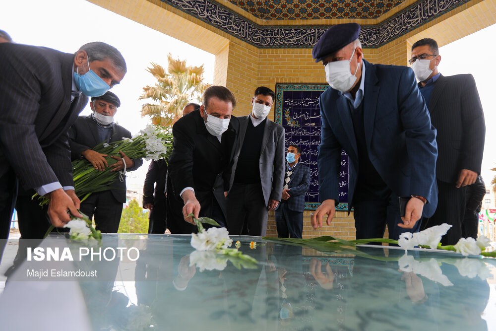 میثاق با شهدا با حضور و محمود واعظی رئیس دفتر رئیس جمهوری در گلستان شهدا اصفهان