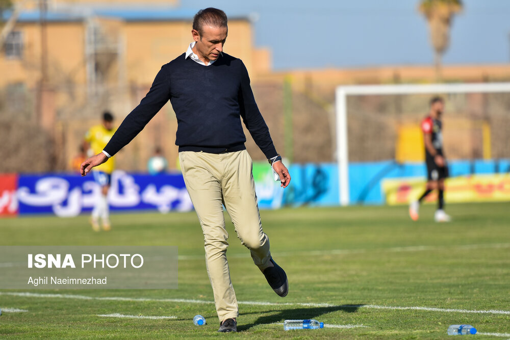 هفته شانزدهم لیگ برتر فوتبال،  صنعت نفت آبادان - پرسپولیس