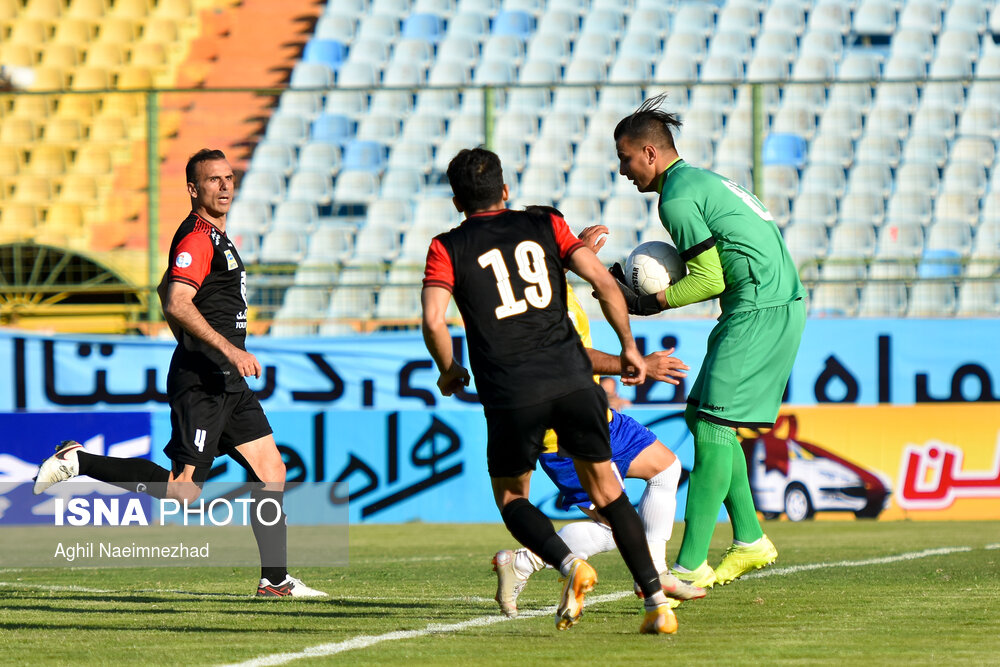 هفته شانزدهم لیگ برتر فوتبال،  صنعت نفت آبادان - پرسپولیس