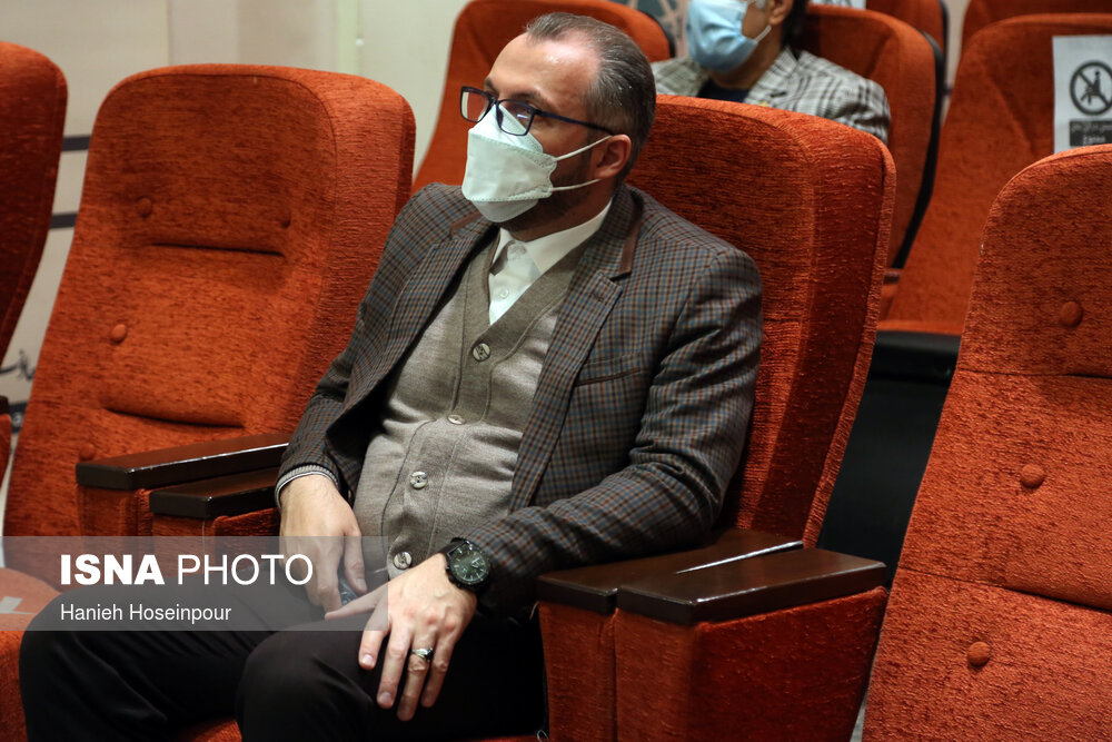 رونمایی از پوستر پنجمین جشنواره سراسری دانشجویی تجسمی قرآن و هنر «شهود قدسی»