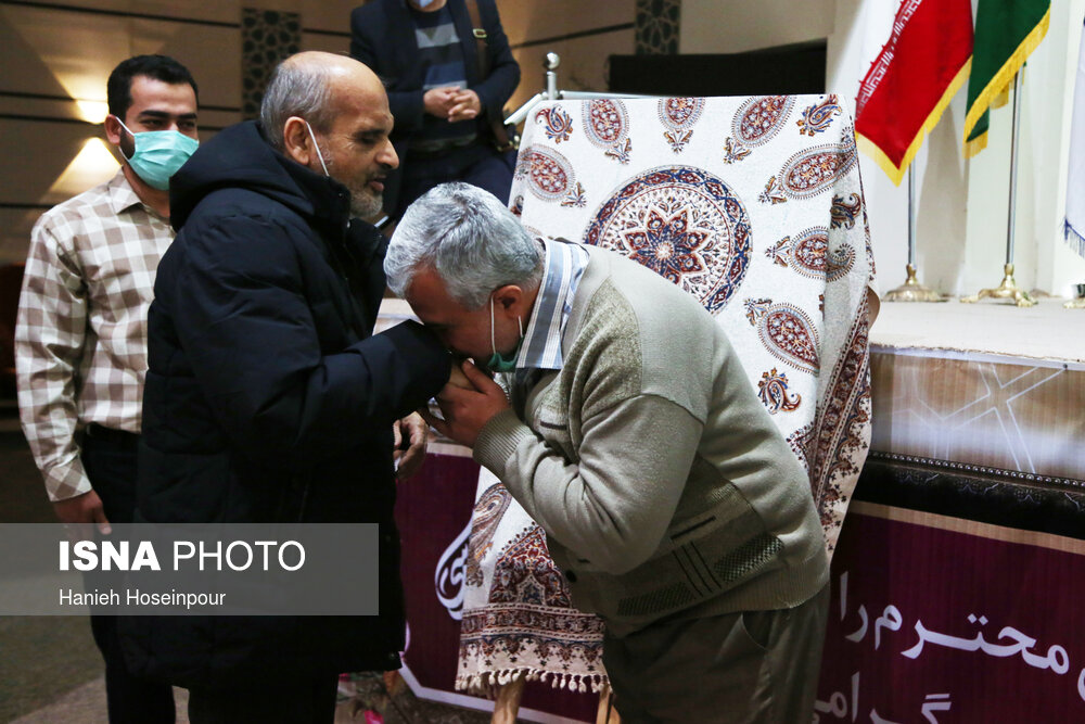 رونمایی از پوستر پنجمین جشنواره سراسری دانشجویی تجسمی قرآن و هنر «شهود قدسی»