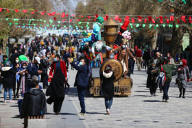 کارناوال نوروزی در پیاده راه بوعلی همدان؛ نوروز ۱۴۰۰