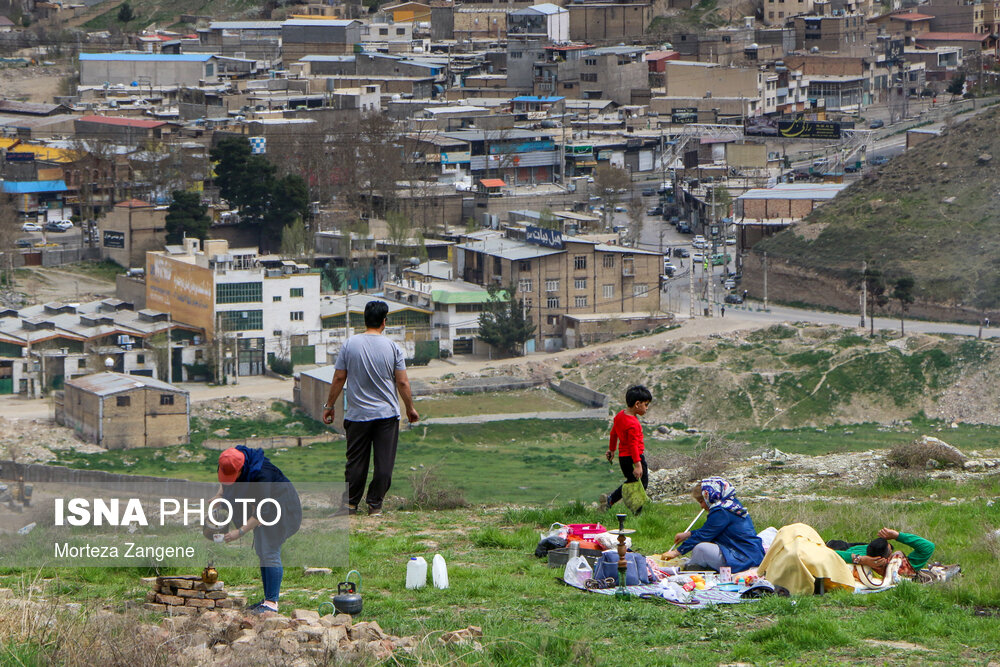 نمایی از تپه های مشرف به سعید آباد جاجرود؛ سیزده فروردین ۱۴۰۰