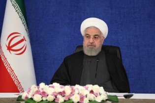 روحانی در ستاد انتخابات رأی خود را به صندوق انداخت