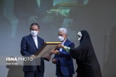 تصاویر / چهارمین جشنواره ملی زن و علم، جایزه دکتر میرزاخانی  <img src="/images/picture_icon.gif" width="16" height="13" border="0" align="top">