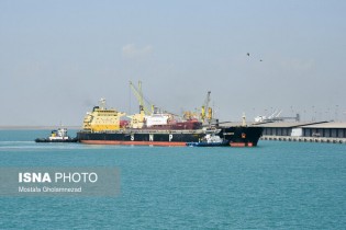 بلاتکلیفی ۱.۳‌ میلیون تن کالای اساسی روی آب/ عجایب ارزی در واردات!