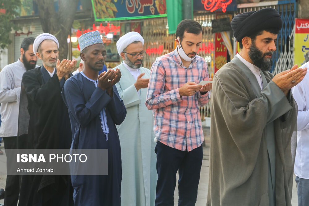نماز عید قربان در حرم حضرت فاطمه معصومه(س)