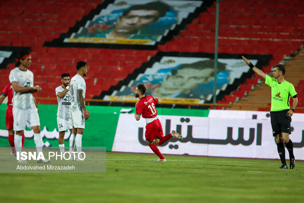 هفته بیست و نهم لیگ برتر فوتبال، پرسپولیس - تراکتور