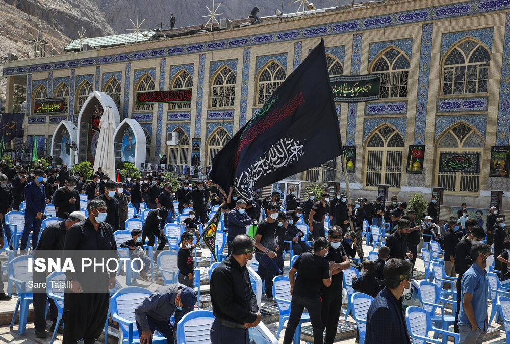 عاشورای حسینی در گلزار شهدا کرمان