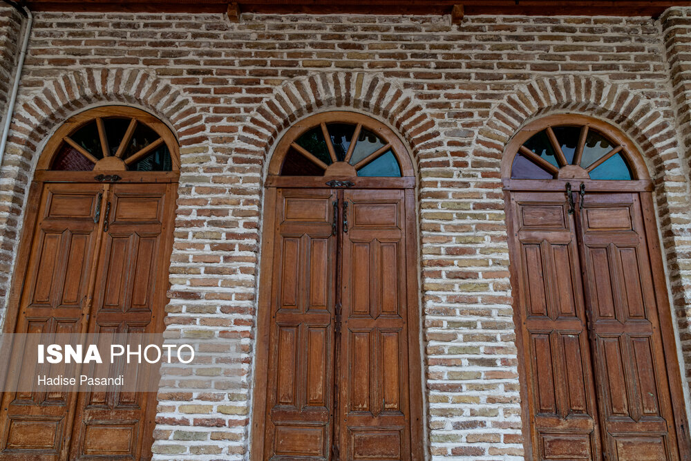 موزه صنایع دستی گلستان در خانه تاریخی امیر لطیفی