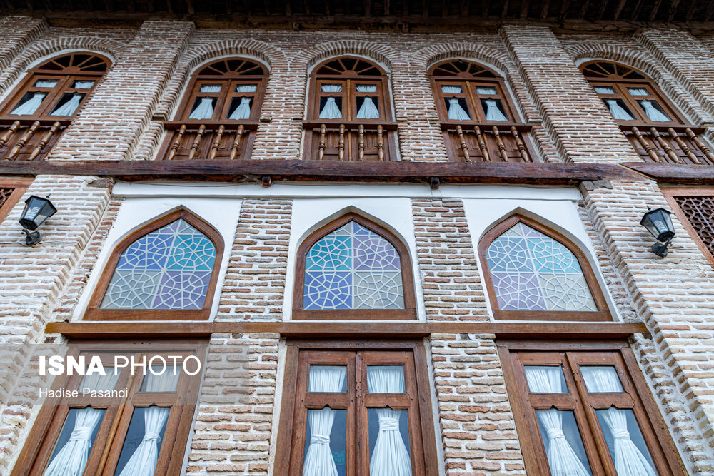 موزه صنایع دستی گلستان در خانه تاریخی امیر لطیفی