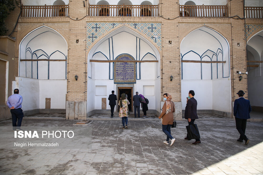 بازدید کنندگان تور اصفهان از کلیسای بیت لحم