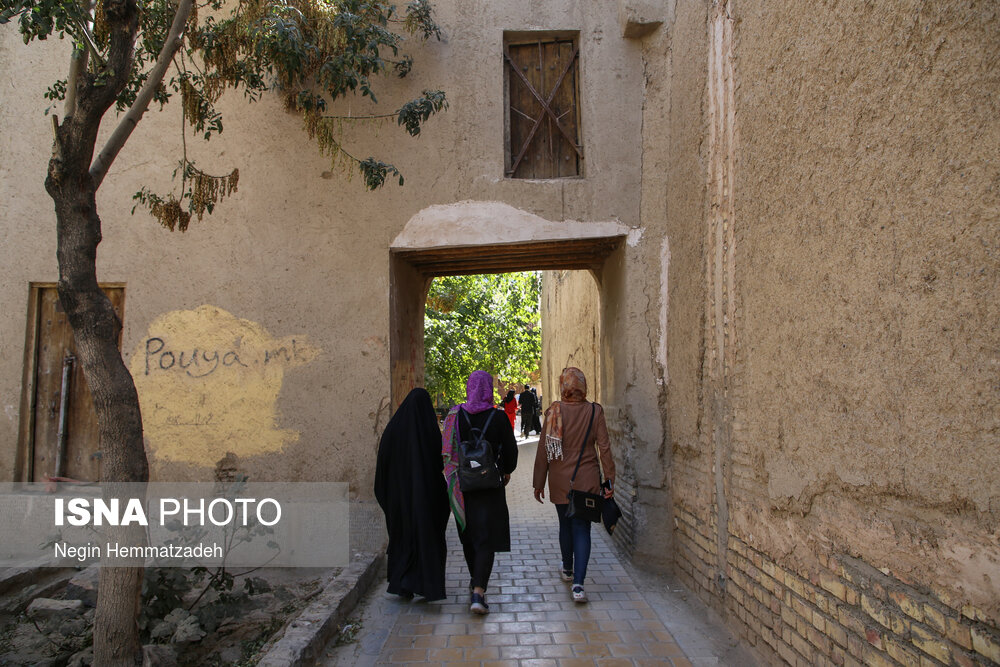 گذر "لت‌استرا" در حاشیه بازدید تور محله اروپایی اصفهان