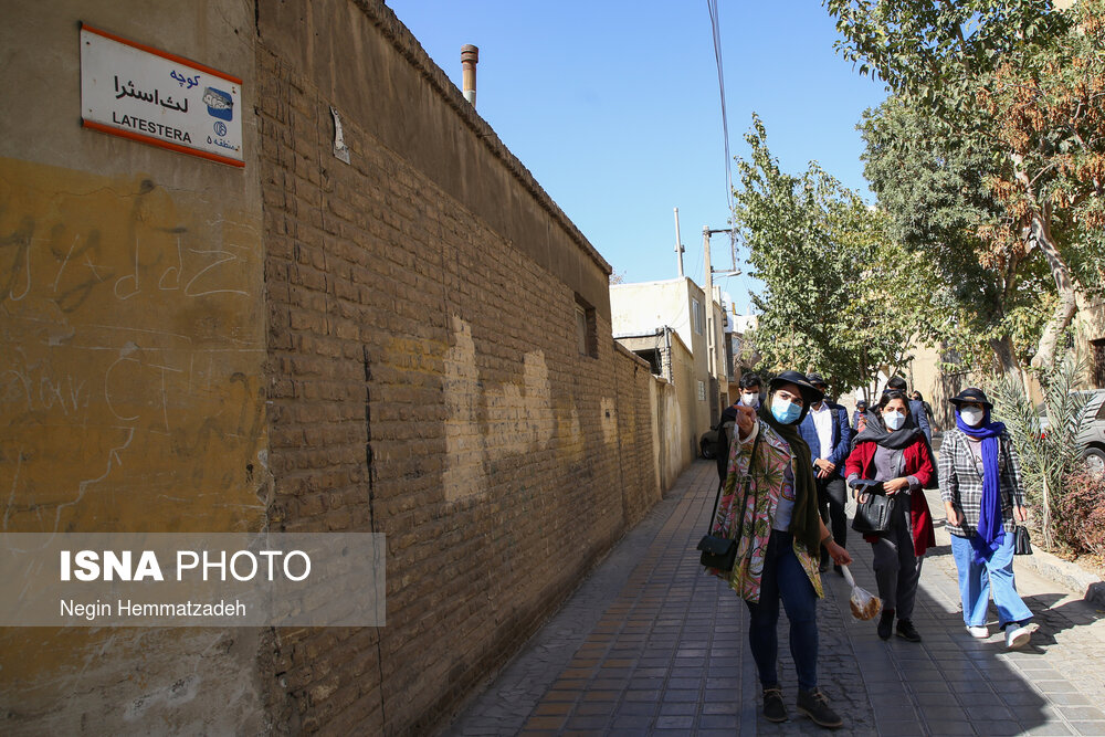 گذر "لت‌استرا" از خیابان‌های مهم جلفا در در حاشیه بازدید تور محله اروپایی اصفهان
