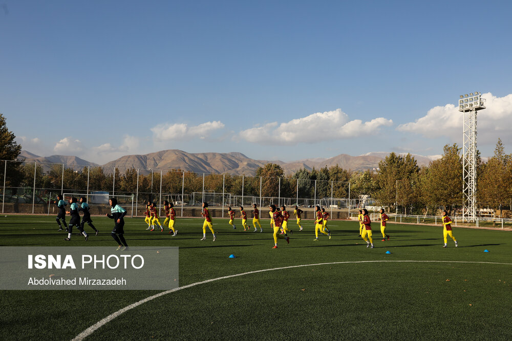 اردو آمادگی تیم فوتبال بانوان شهرداری سیرجان برای مسابقات قهرمانی باشگاه های آسیا